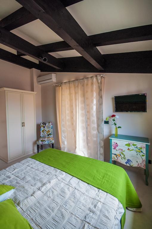 أغروبولي B&B I Fiori Del Mare الغرفة الصورة